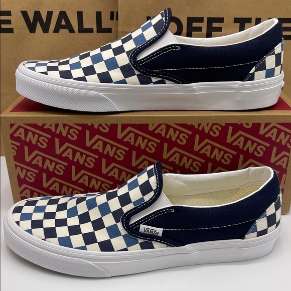 Vans Men’s Blue Checkerboard Classic Slip-On
Tri-Tone Check Navy
VN000D5PBX9 - Picture 2 of 16